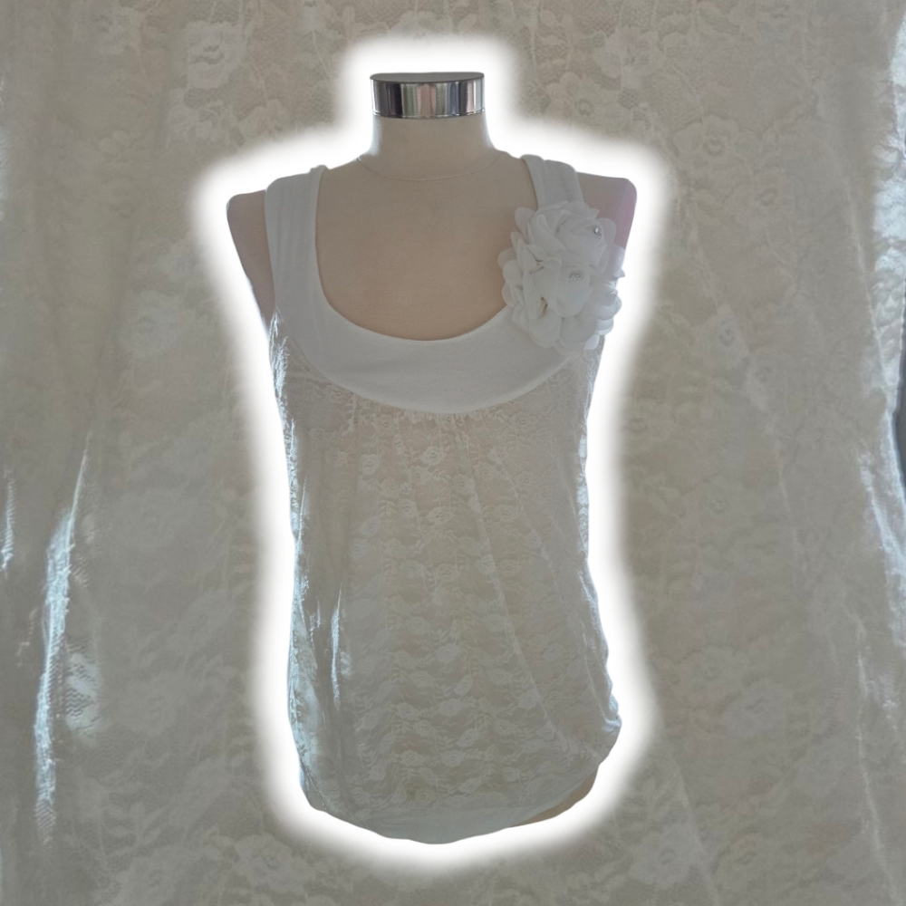 🌻Deb White Lace Tank Top with Floral Accent